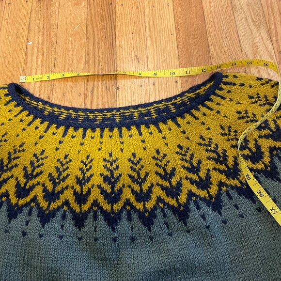 Hand-knit Fair Isle Wool Sweater - Picture 2 of 8